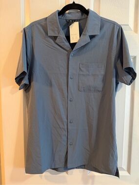 Men’s all in motion button up